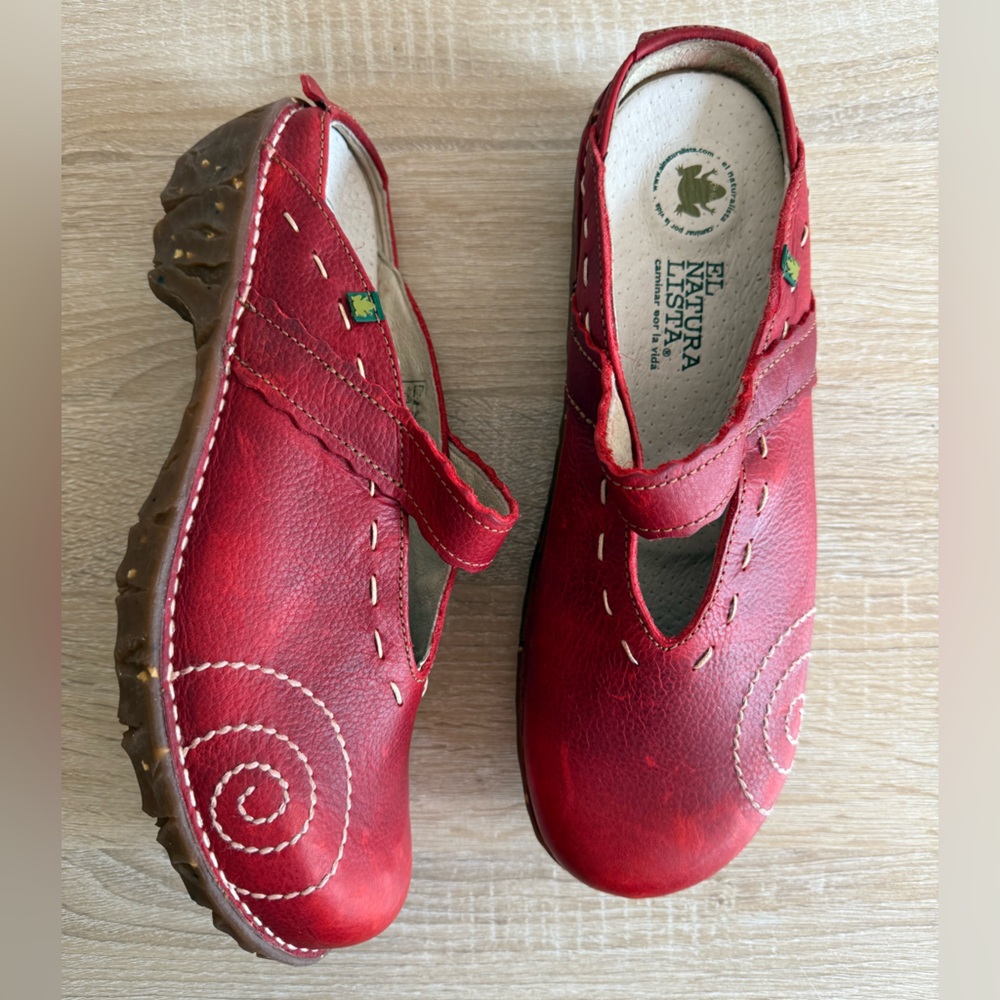 El Naturalista Red Mules with Brown Soles